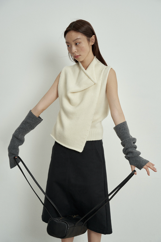 Layered sleeveless wool sweater / 4 colors