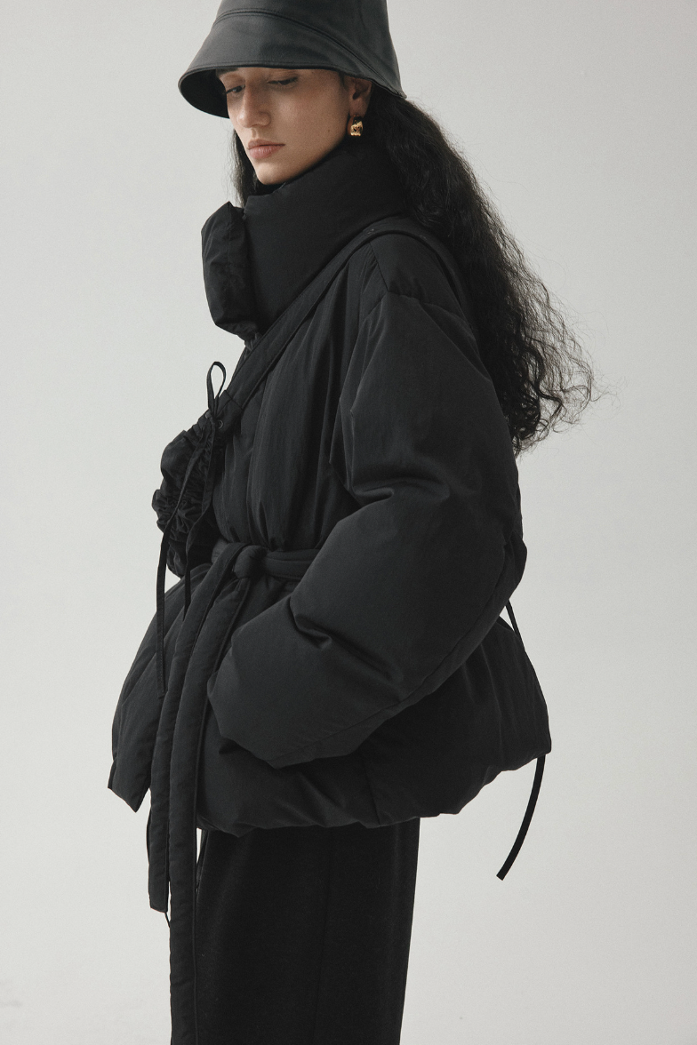 Wrap style short down coat / black