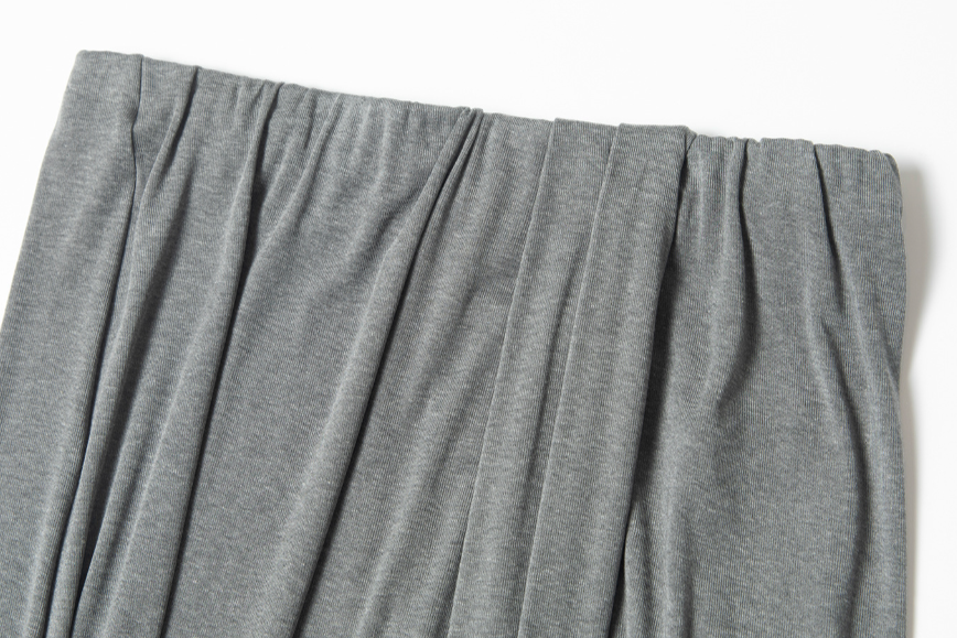 Draped fluid long skirt / charcoal