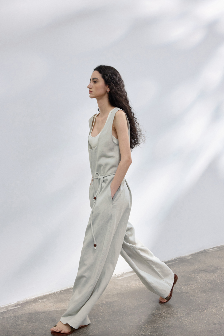 Relaxed linen-blend jumpsuit / light gray