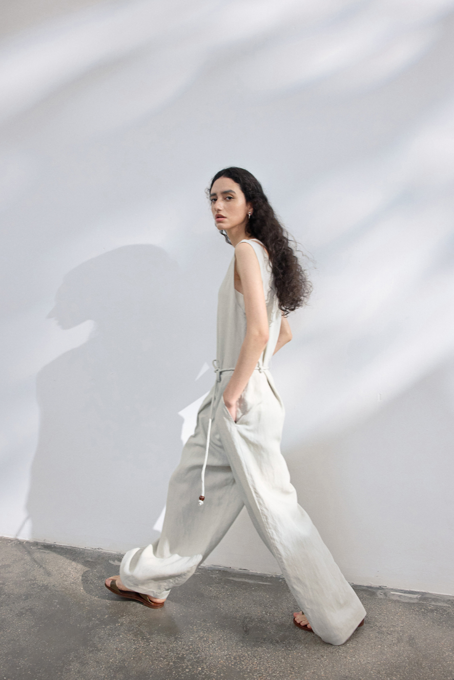 Relaxed linen-blend jumpsuit / light gray