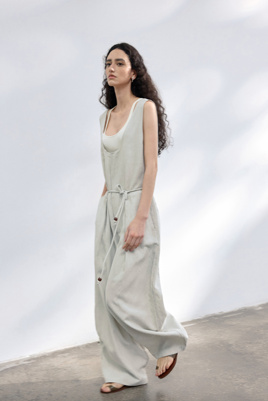 Relaxed linen-blend jumpsuit / light gray