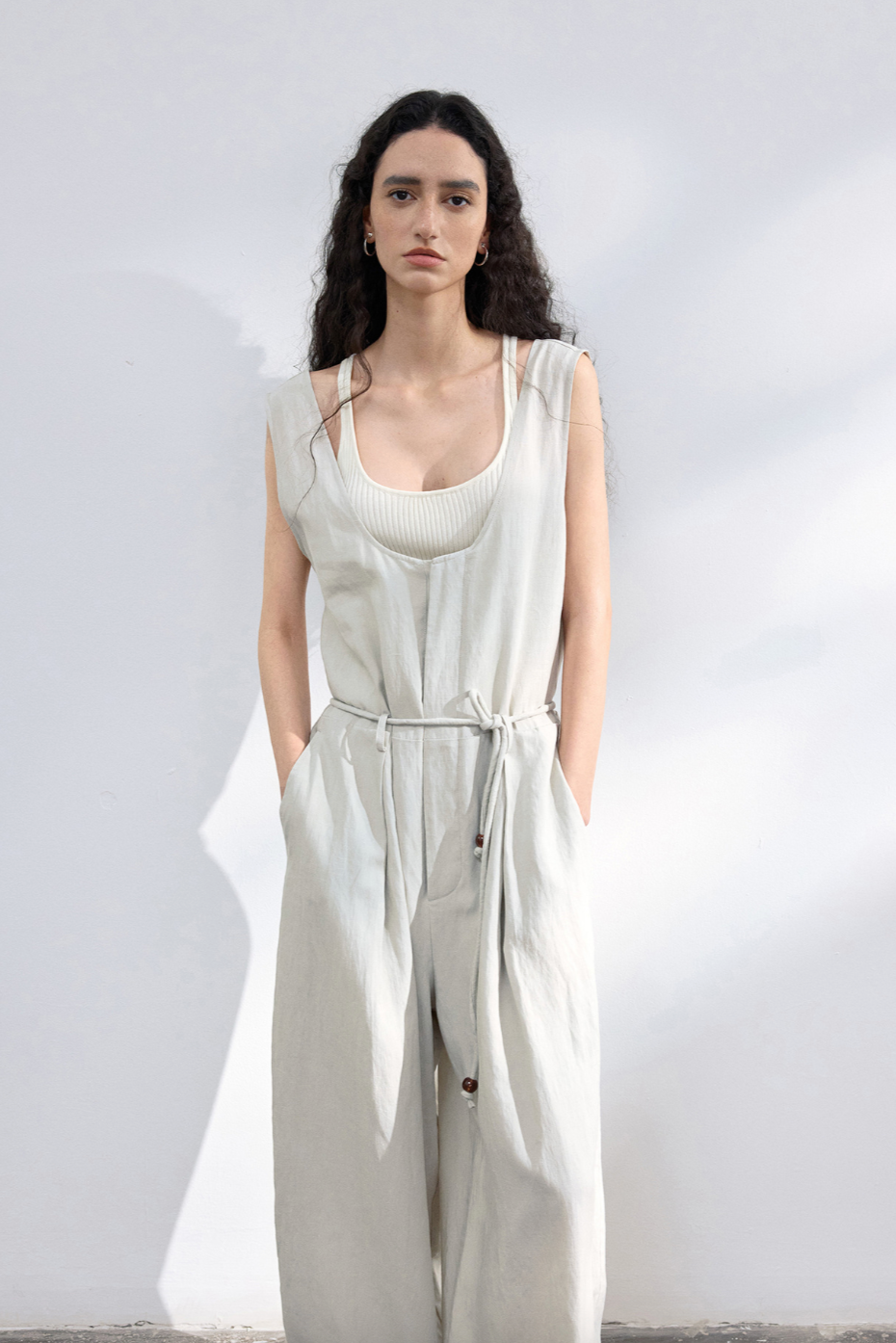 Relaxed linen-blend jumpsuit / light gray