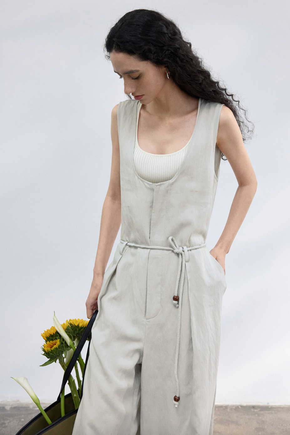 Relaxed linen-blend jumpsuit / light gray