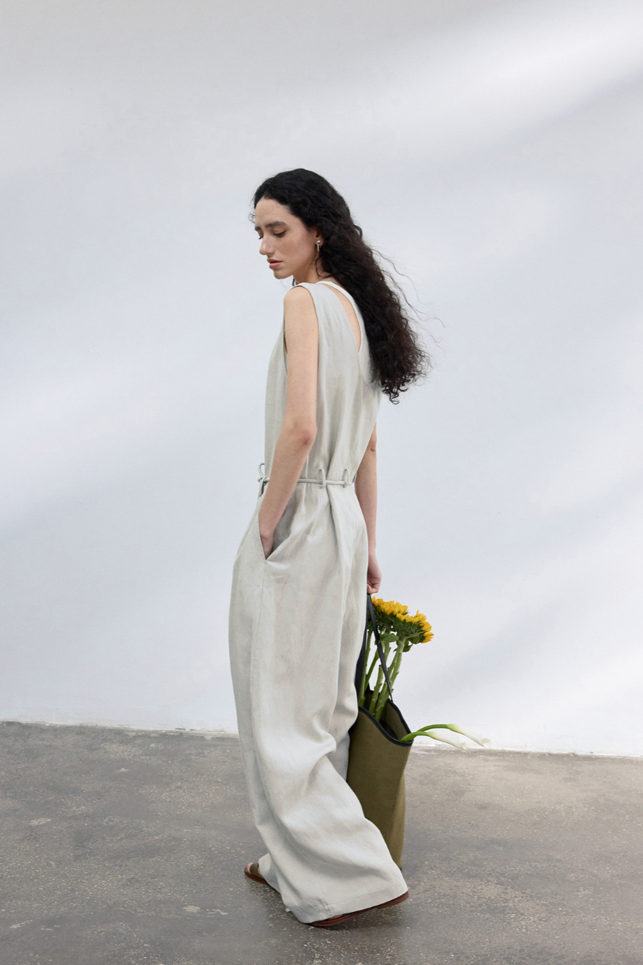 Relaxed linen-blend jumpsuit / light gray