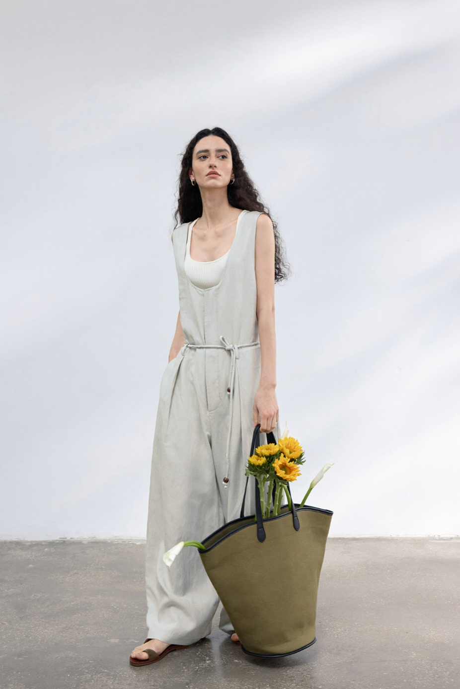 Relaxed linen-blend jumpsuit / light gray