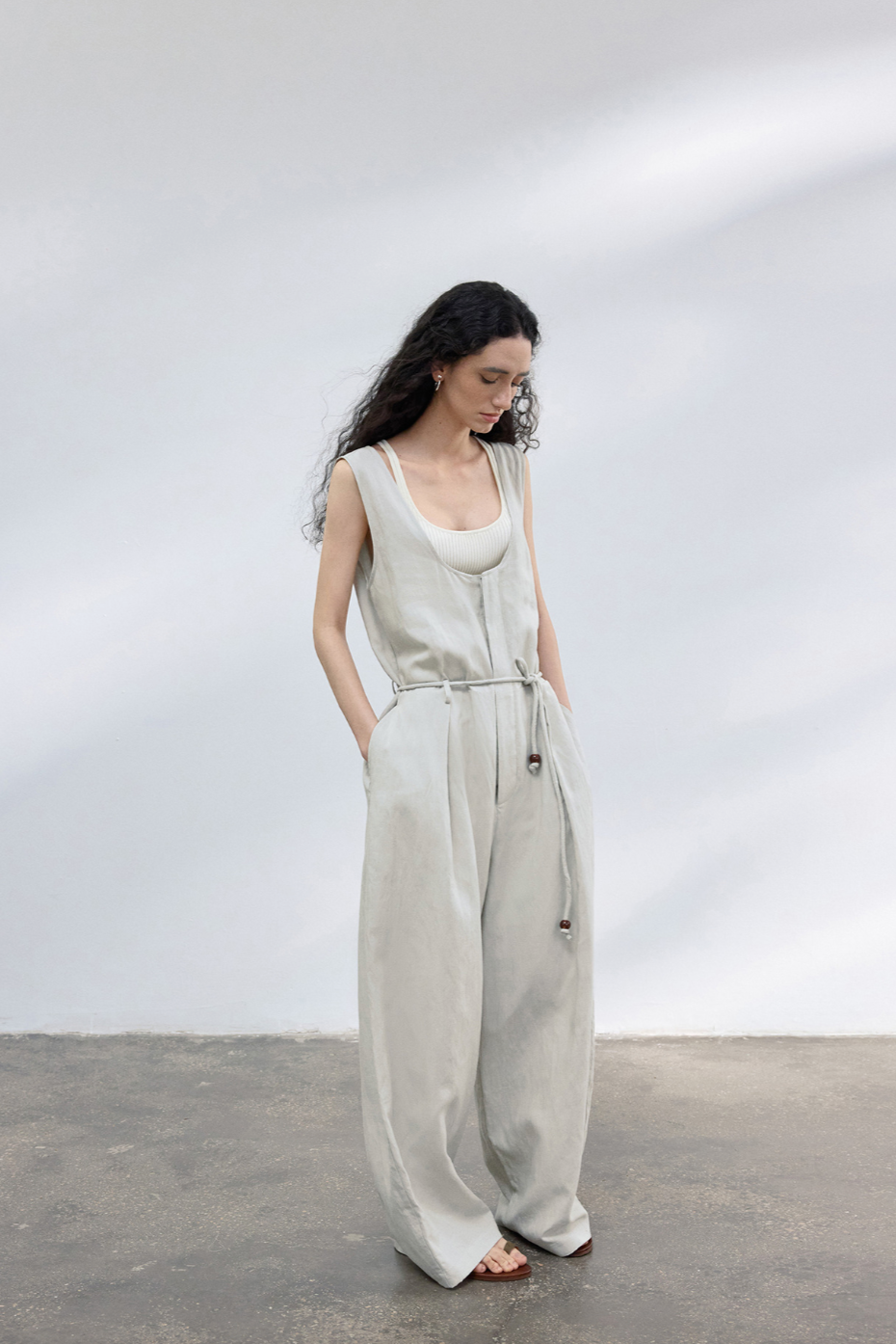 Relaxed linen-blend jumpsuit / light gray