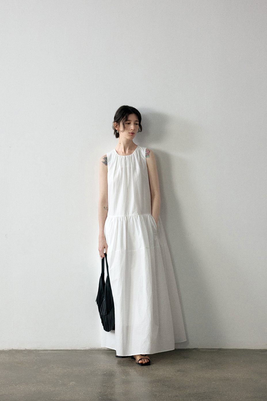 Gathered cotton-linen flare dress / white