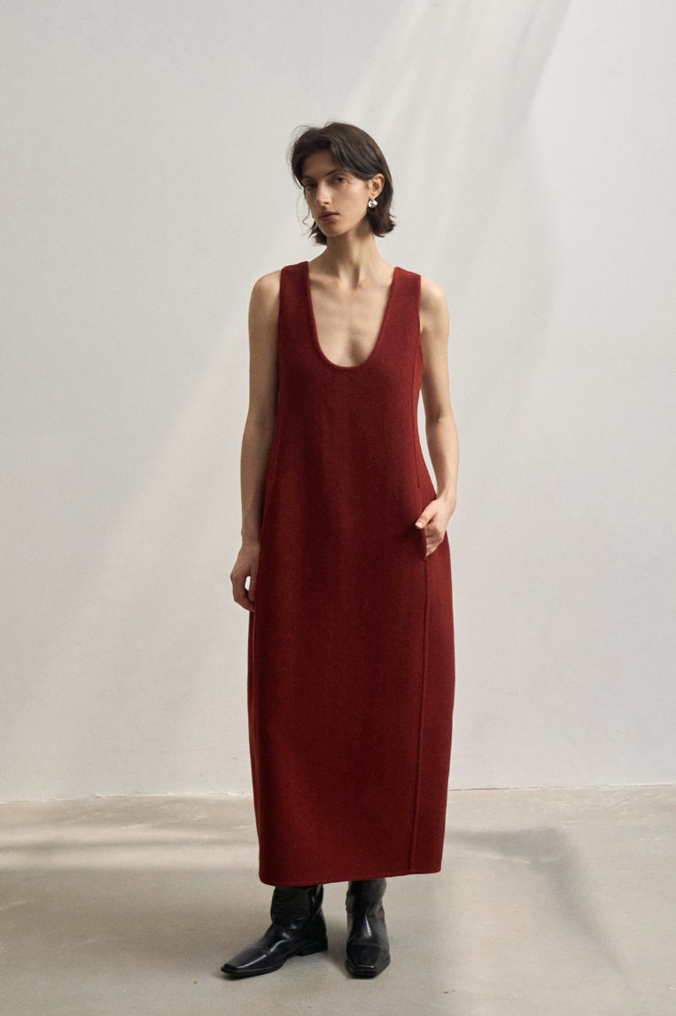 Deep U neck cocoon dress / red