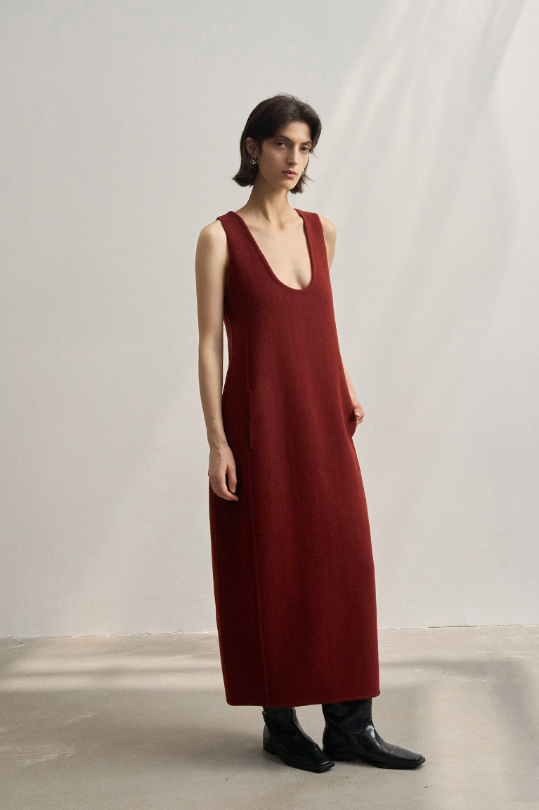 Deep U neck cocoon dress / red