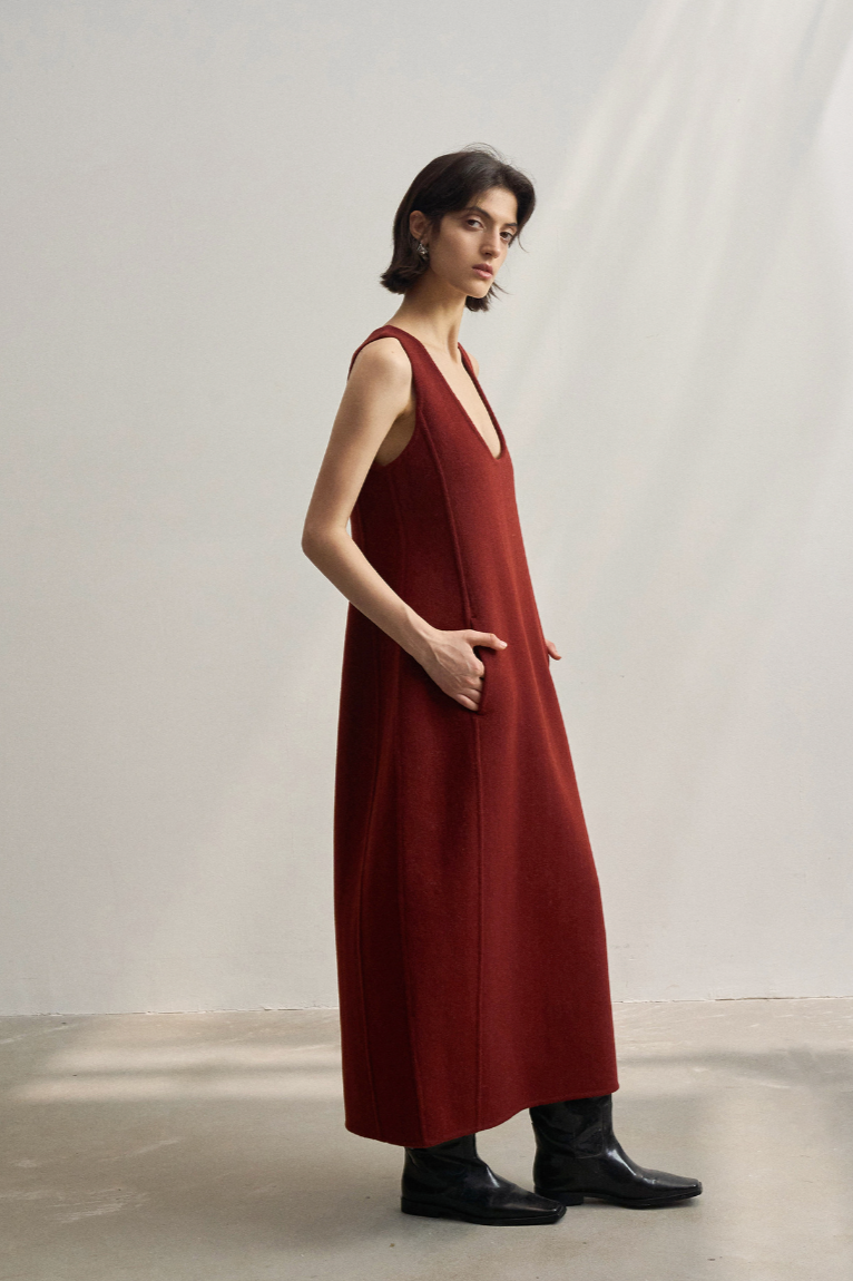 Deep U neck cocoon dress / red