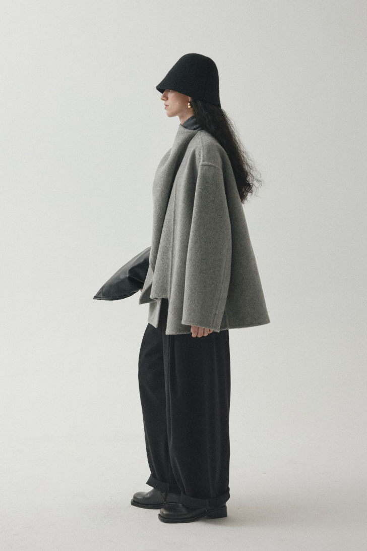 Large stole short coat / light gray