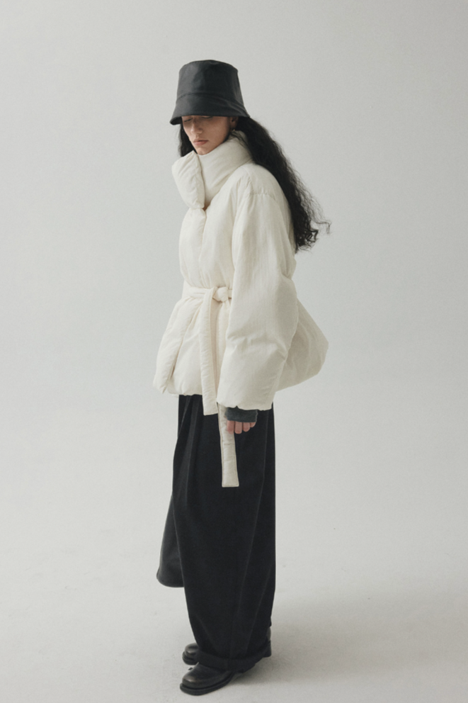 Wrap style short down coat / white