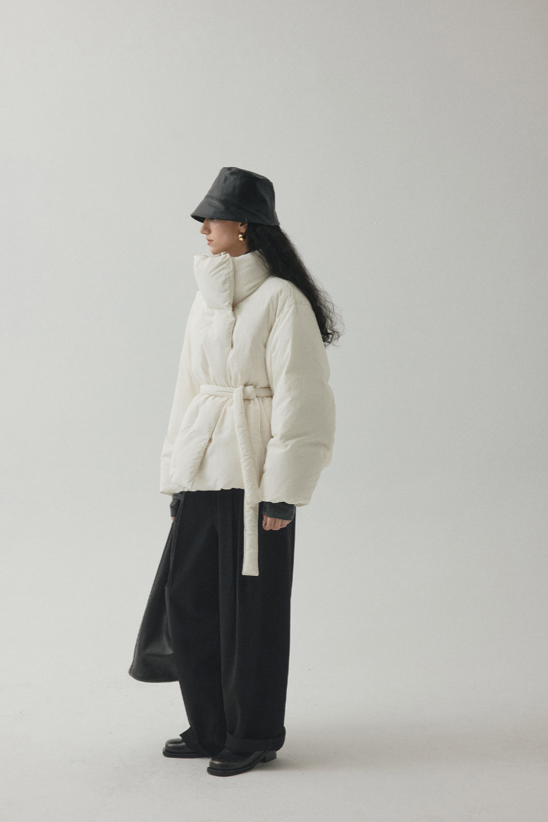 Wrap style short down coat / white