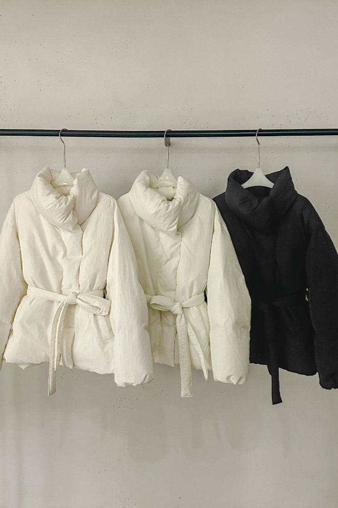 Wrap style short down coat / white