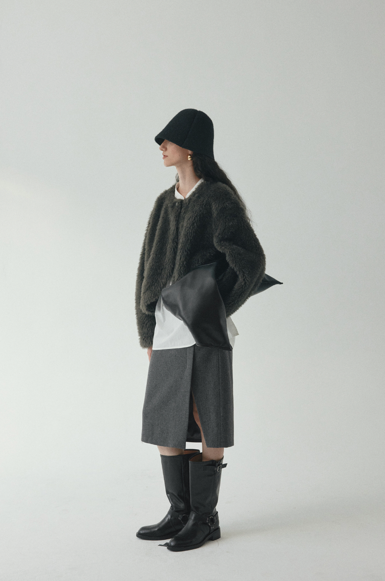 Round neck short plush coat / dark gray