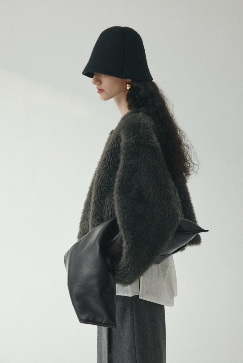 Round neck short plush coat / dark gray