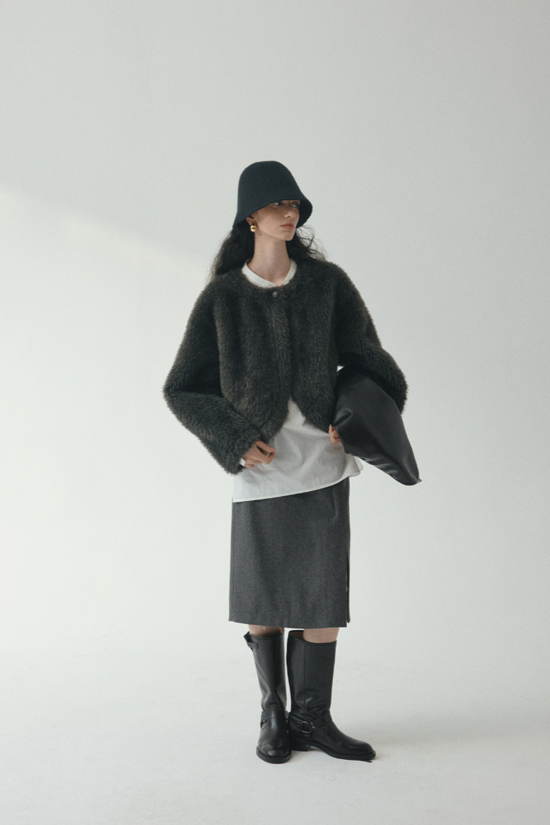 Round neck short plush coat / dark gray