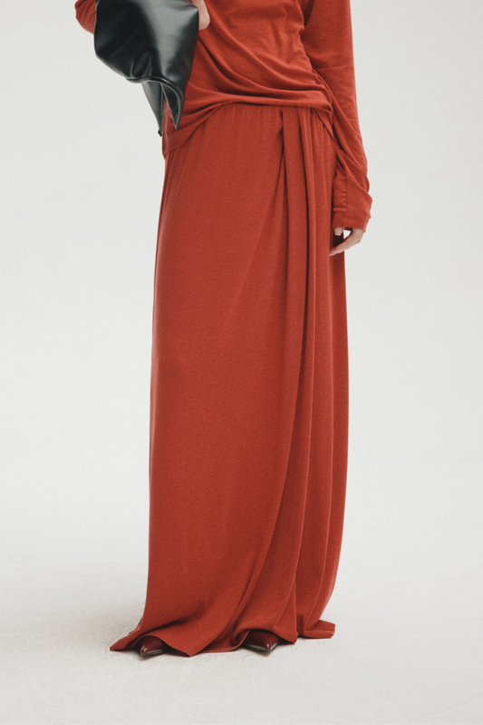 Draped fluid long skirt / red