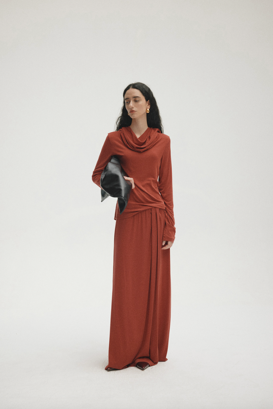 Draped fluid long skirt / red