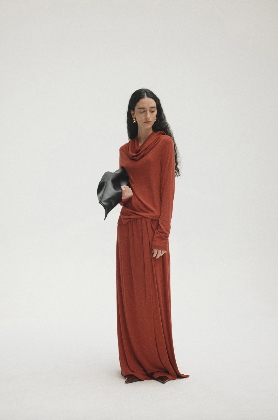 Draped fluid long skirt / red