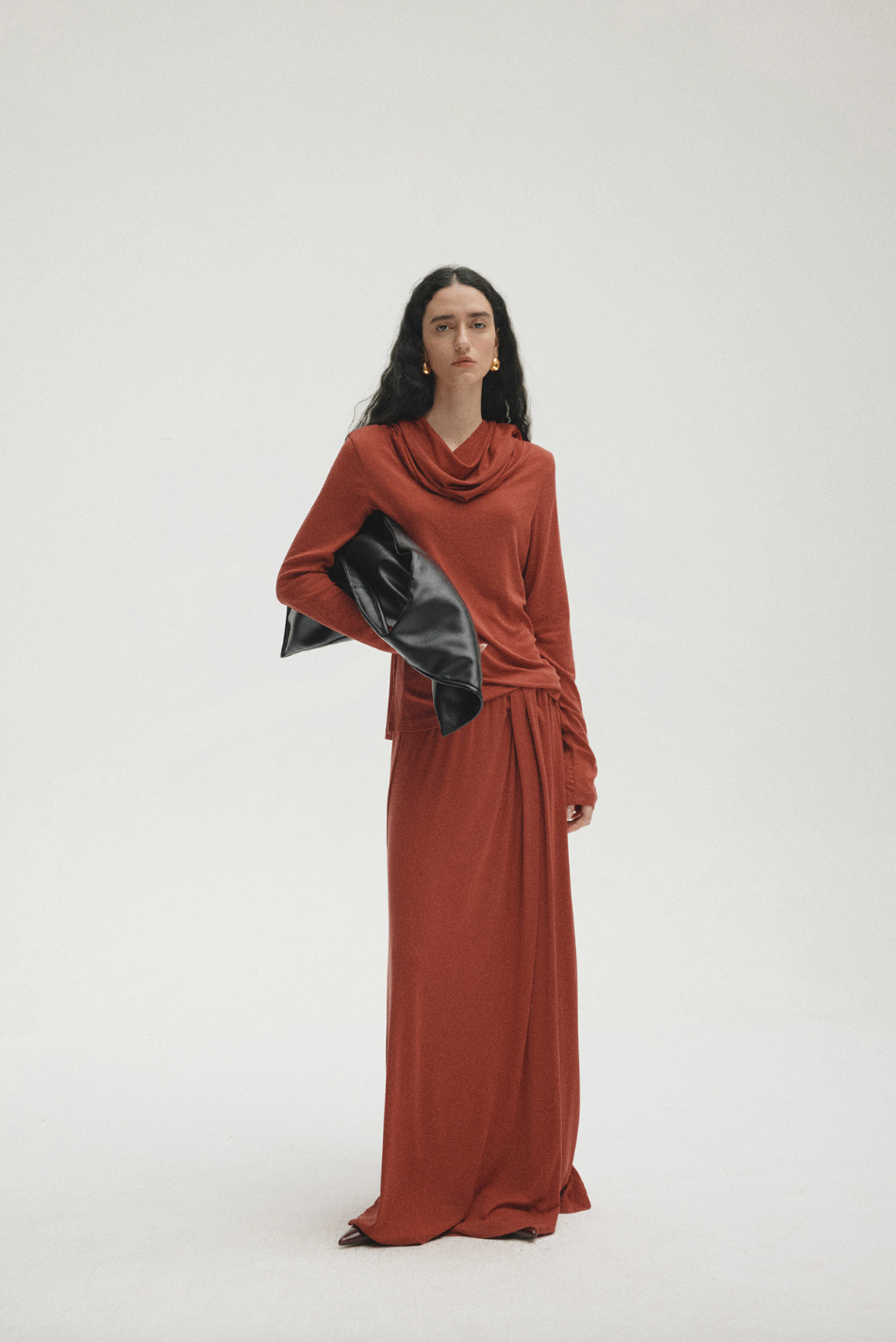 Draped fluid long skirt / red