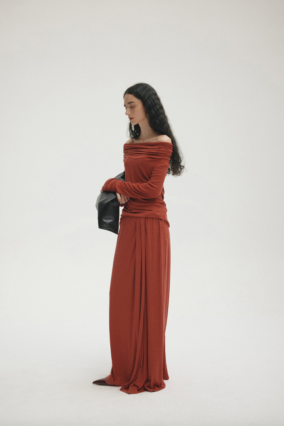 Draped fluid long skirt / red