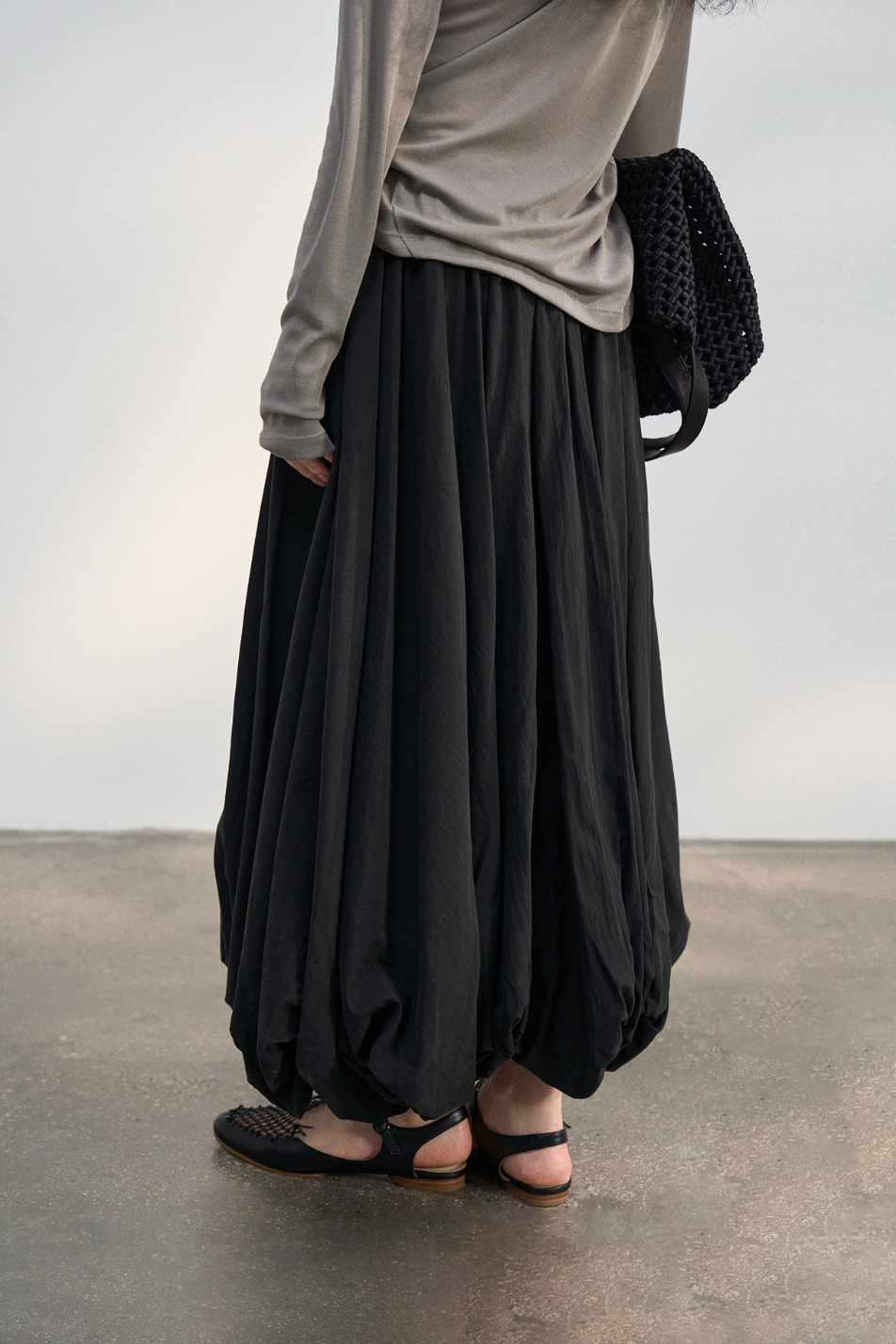 Airy balloon skirt /  black