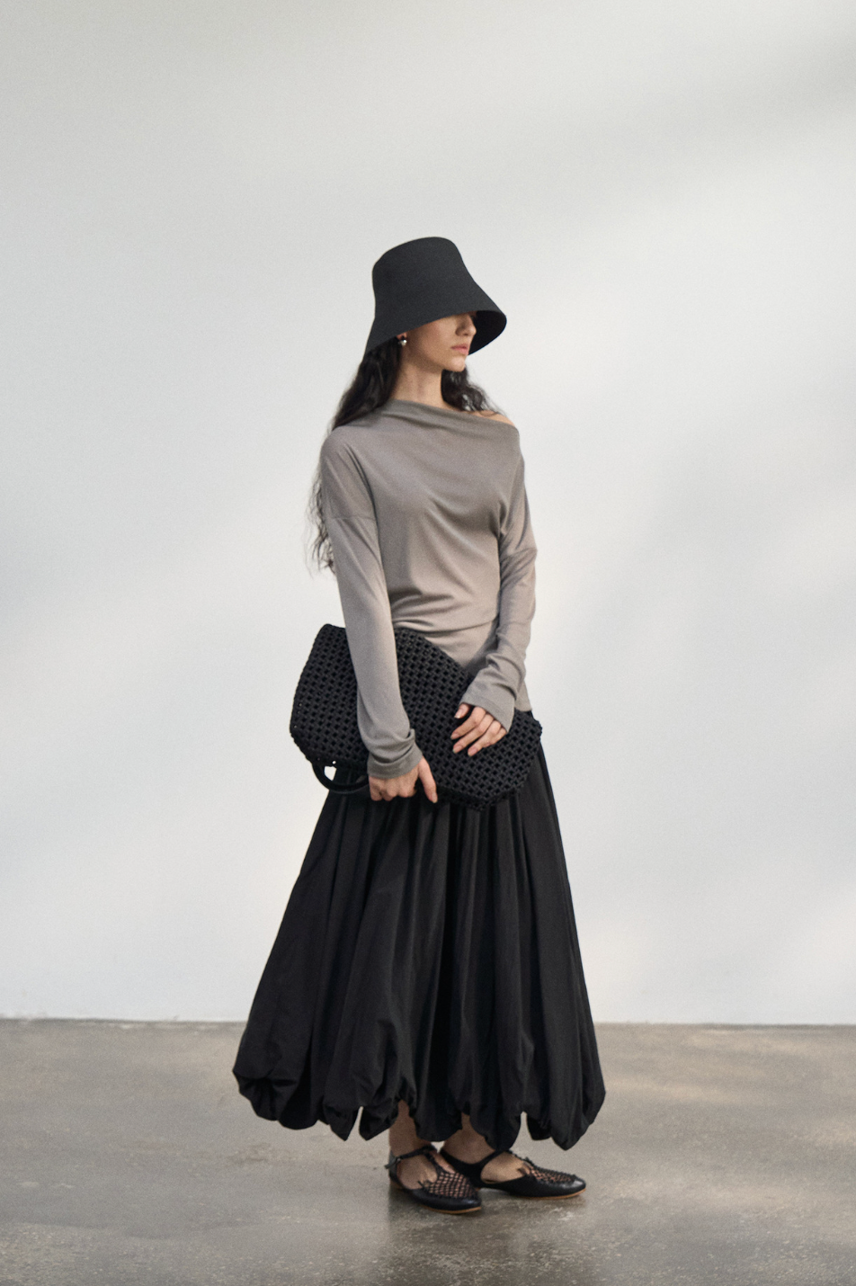 Airy balloon skirt /  black